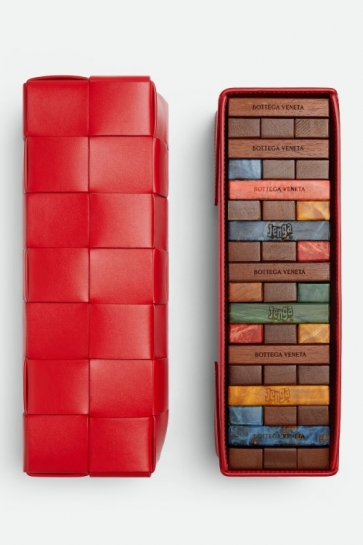 Botega Veneta lansira društvenu igru Jenga za odrasle od 6.900 dolara