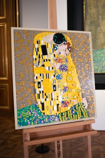 LEGO predstavlja najlepši set godine: Klimtov „Poljubac“ postaje umetnost koju sami sastavljate